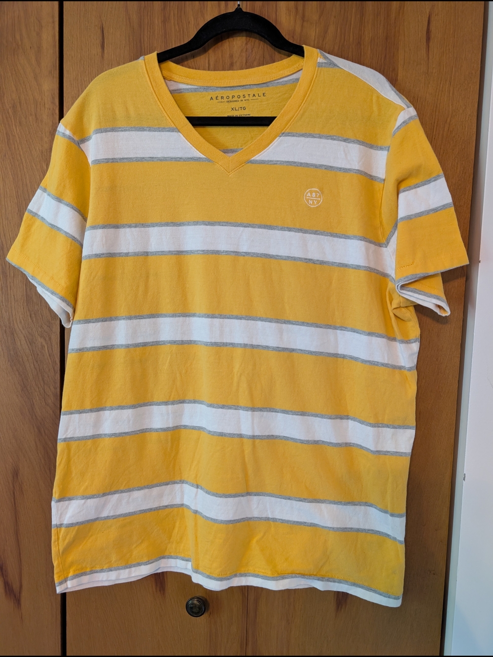 Aeropostale Men's Yellow Striped V-Neck Shirt Size XL